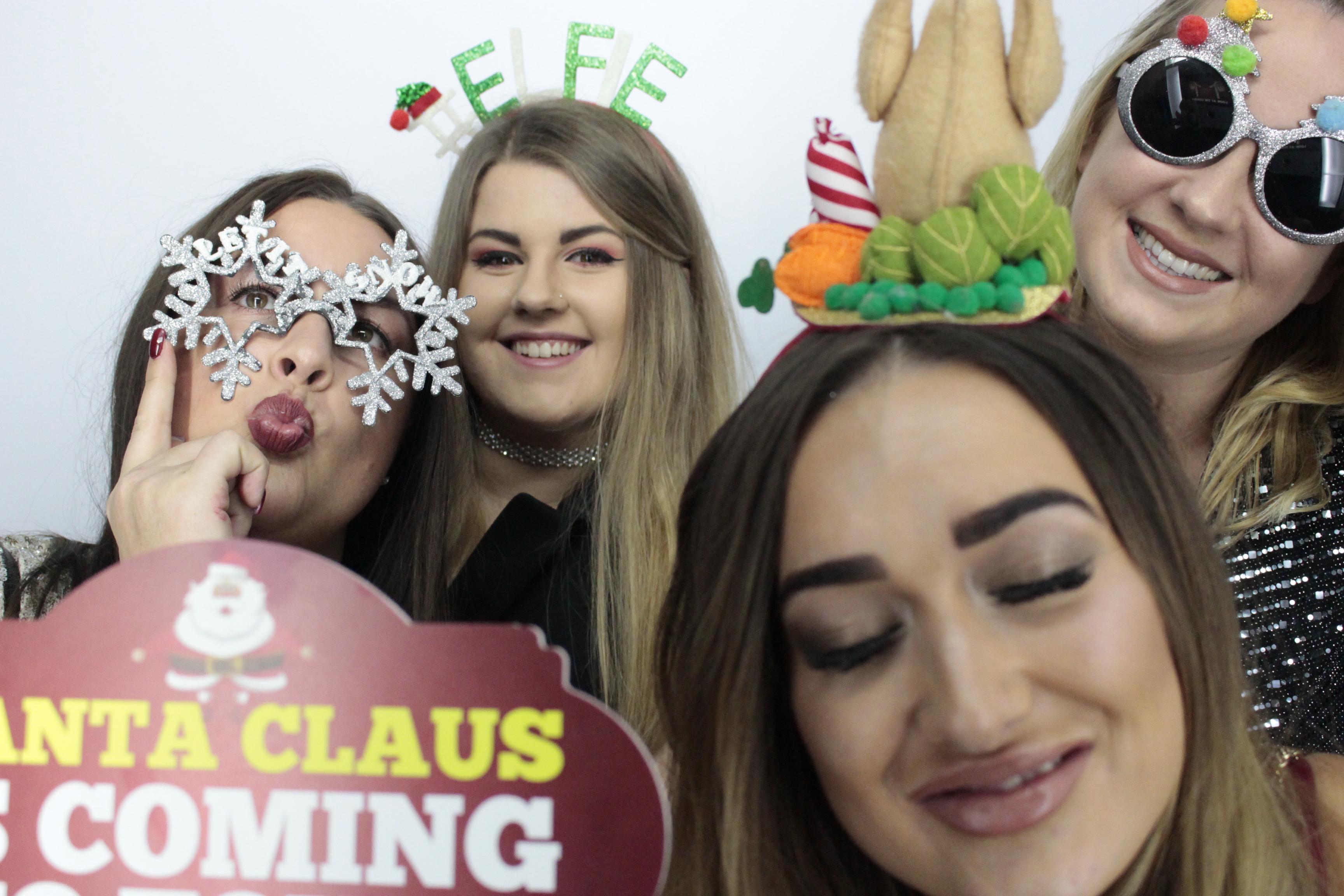 Fittleworth Medical Christmas Party | View more photos from the event at gallery.myphotoboothexperience.co.uk/u/MyPhotoBoothExperienceLtd/Fittleworth-Medical-Christmas-Party